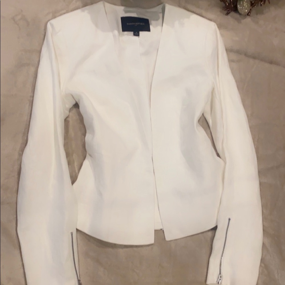 Women's White Blazer like new size 4